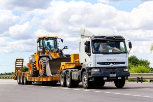 Seamless Operations: Partner with the Leading Heavy Equipment Haulers near Merced